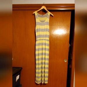 Yellow and gray t shirt maxi dress size lg